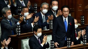 Japans Premier Kishida verspricht nach Wahlsieg Konjunkturprogramme gegen die Coronakrise