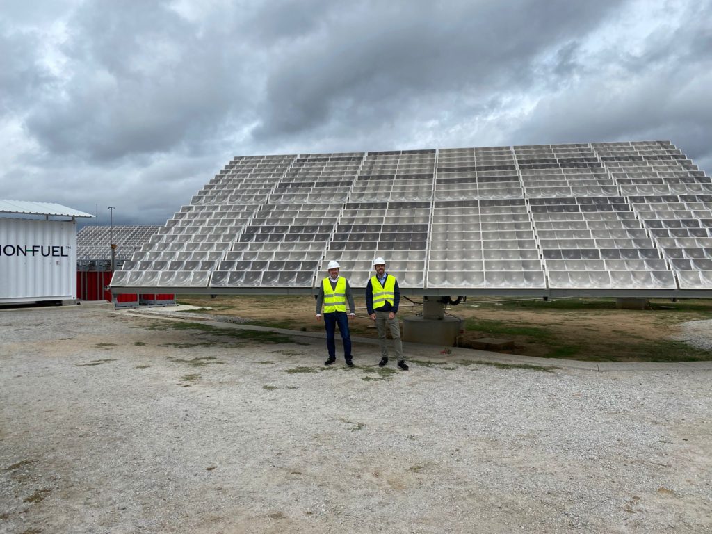 Grüner Wasserstoff: Fondsmanager vor einem HEVO-Solar
