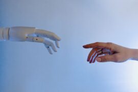 Verschmelzung von KI mit realen Systemen: Roboter, Maschinen und Fahrzeuge